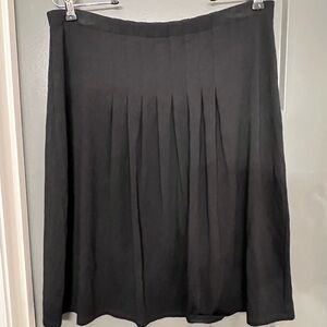 J. Jill Black knee-length Skirt. Size small. Wearever collection.